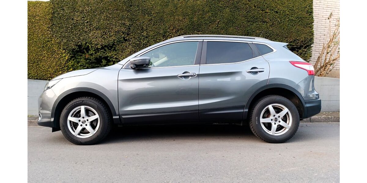 Nissan Qashqai 81.000 km 11.900 &euro; Leverkusen 51381
