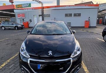 Peugeot 208 129.300 km 5.600 &euro; Köln 51145