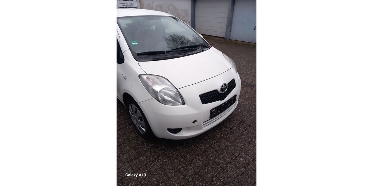 Toyota Yaris 75.000 km 3.200 &euro; Köln 51149