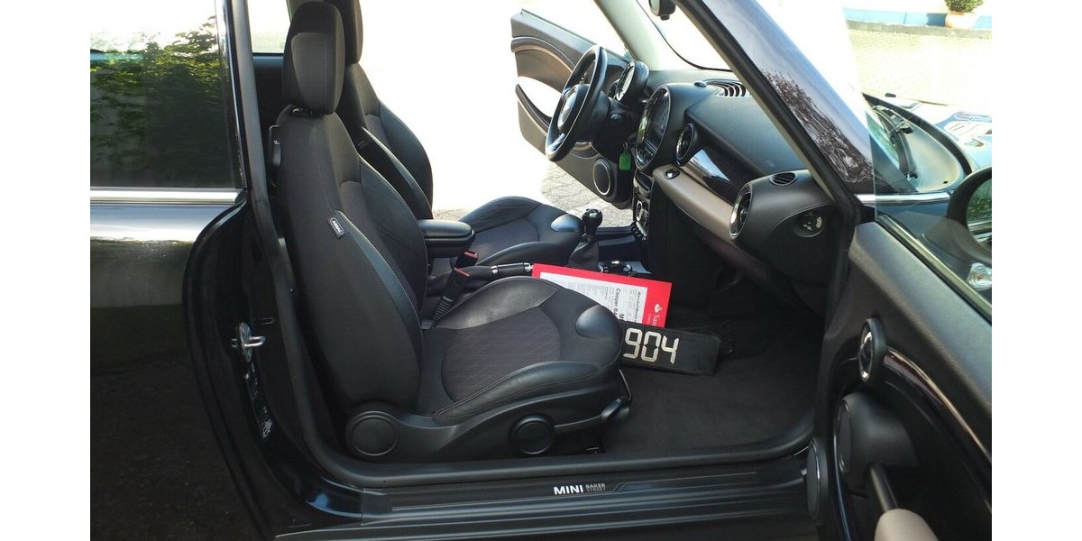 Mini Cooper BAKER STREET XENON KLIMAAUTOM SITZHEIZUNG 114.143 km 8.898 &euro; Köln 50858