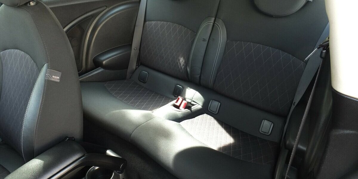 Mini Cooper BAKER STREET XENON KLIMAAUTOM SITZHEIZUNG 114.143 km 8.898 &euro; Köln 50858