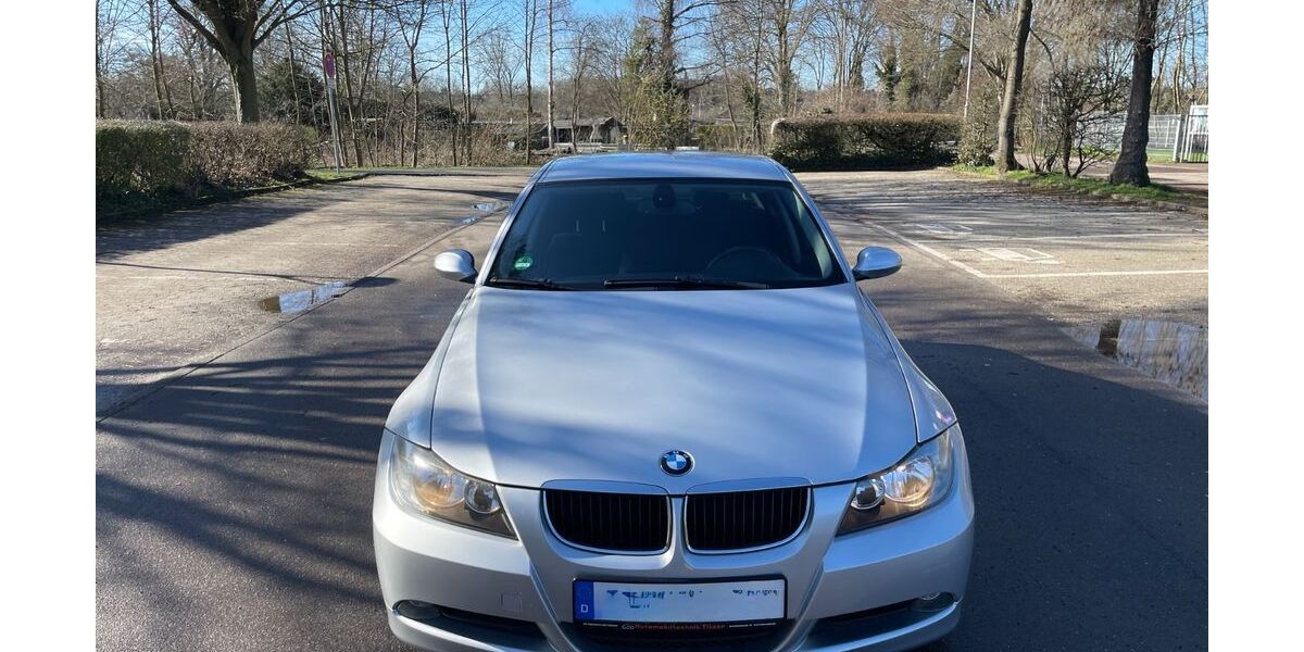 BMW 318 148.774 km 2.600 &euro; Grevenbroich 41515