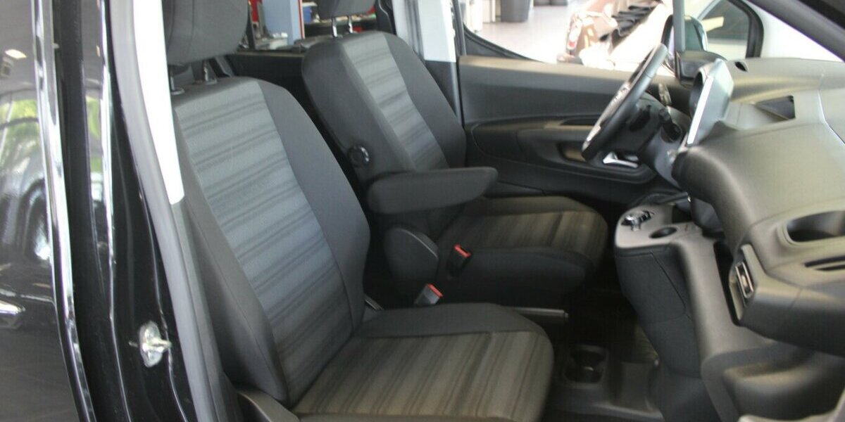 Opel Combo Life 1.5 Aut. 44.760 km 16.980 &euro; Euskirchen 53881