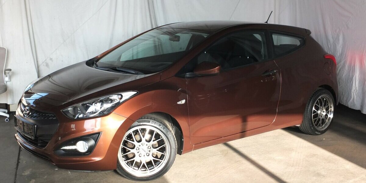 Hyundai i30 KLIMAAUTOMATIK SPORT LMF/BREITREIFEN 117.877 km 6.798 &euro; Köln 50858