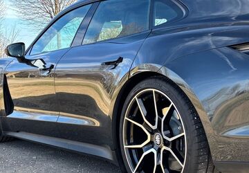Porsche Taycan 12.800 km 63.900 &euro; Bergheim 50129