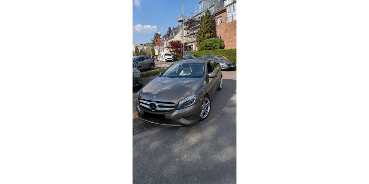 Mercedes-Benz A 180 199.990 km 9.499 &euro; Köln 50931