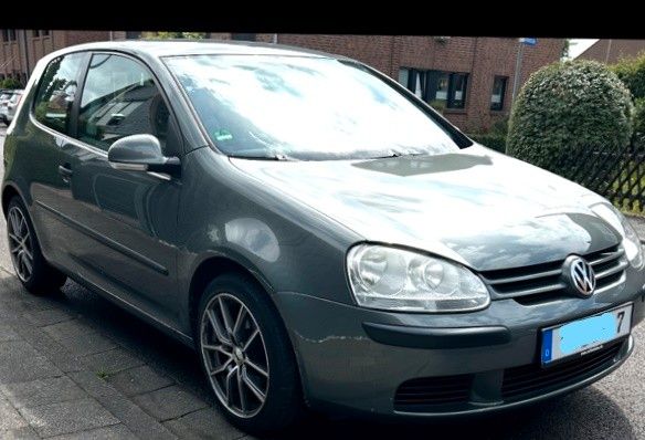 VW Golf 135.000 km 3.400 &euro; Grevenbroich 41516