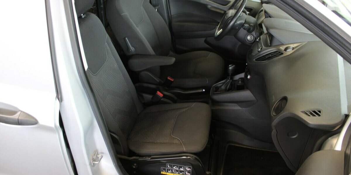 Ford Transit Courier 1.5 8V TDCi EcoBlue - AHK - Klima 97.432 km 8.980 &euro; Euskirchen 53881