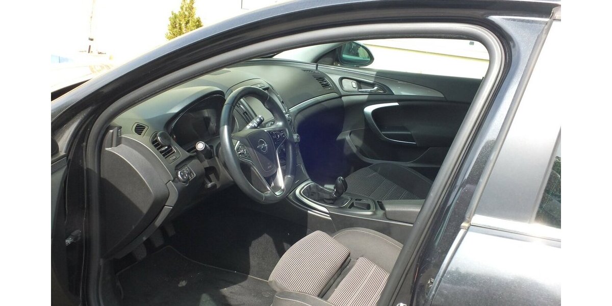 Opel Insignia EDITION NAVI PARKPILOT/KAMERA 17 Zoll LMF 96.093 km 10.908 &euro; Köln 50858