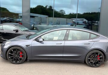 Tesla Model 3 74.000 km 27.100 &euro; Gey 52393
