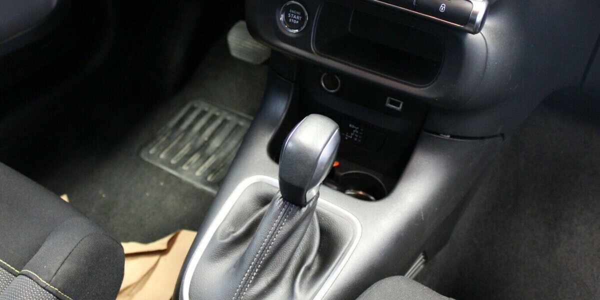 Citroen C3 PureTech 110 EAT6 Shine Pack 55.115 km 14.980 &euro; Euskirchen 53881