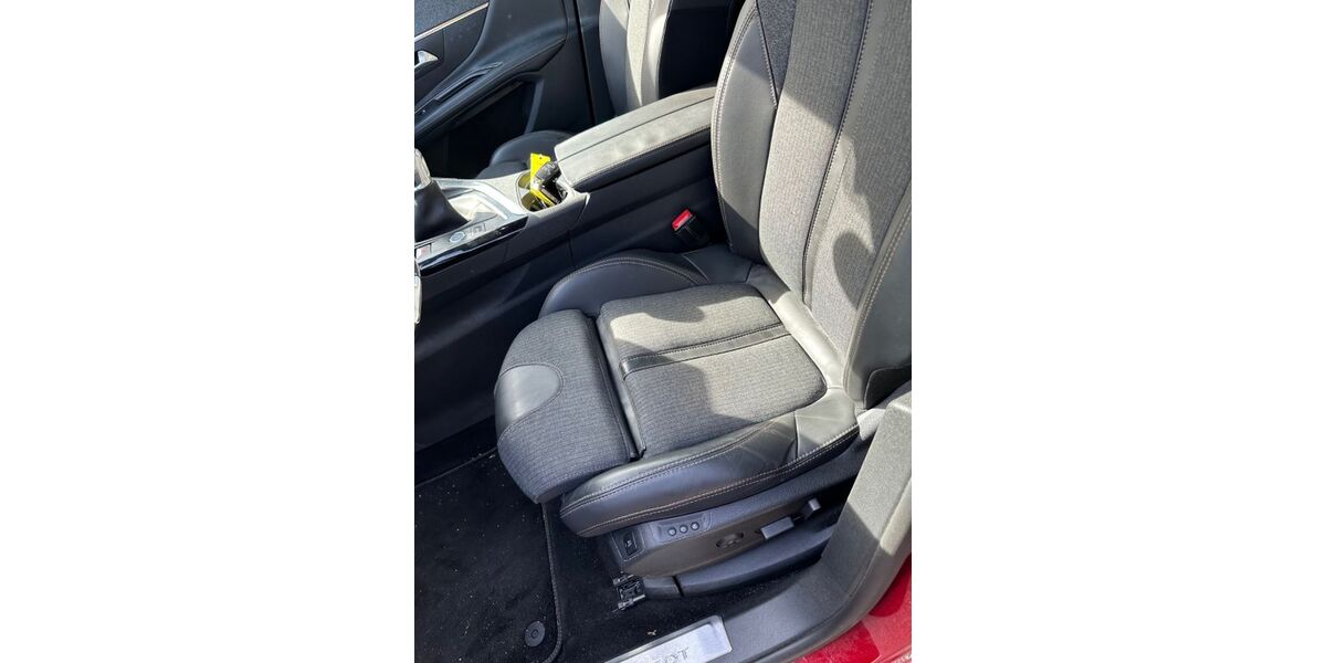 Peugeot 3008 130.663 km 11.990 &euro; Köln 51103