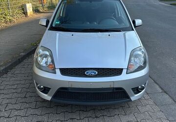 Ford Fiesta 134.000 km 2.799 &euro; Köln 51063