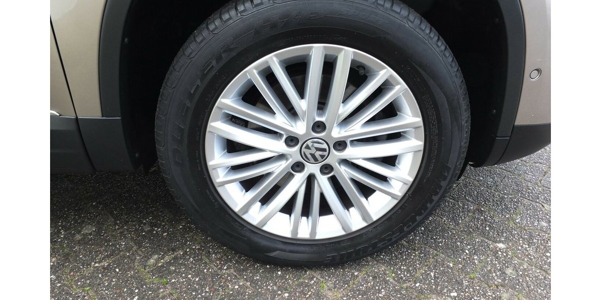 VW Tiguan CUP SPORTSTYLE BMT NAVI PARKPILOT TEMPOMAT 87.859 km 11.900 &euro; Köln 50858