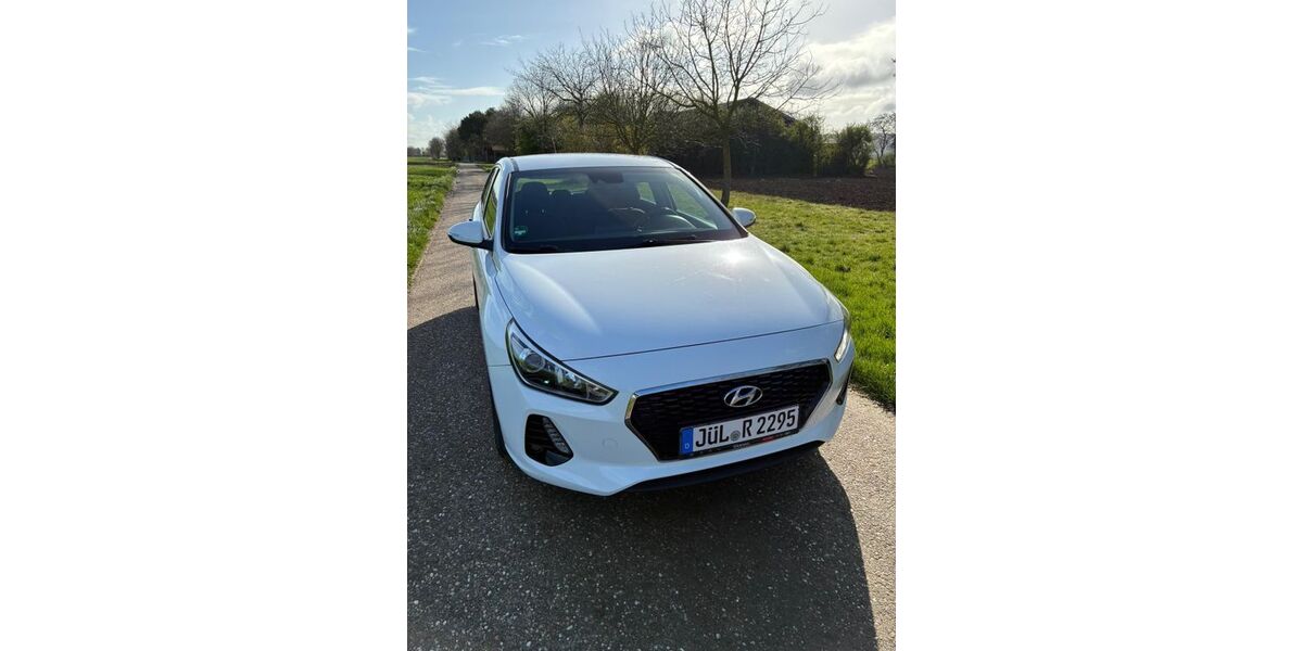 Hyundai i30 115.000 km 12.995 &euro; Jülich 52428