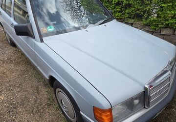 Mercedes-Benz 190 89.000 km 5.300 &euro; ALFTER 53347