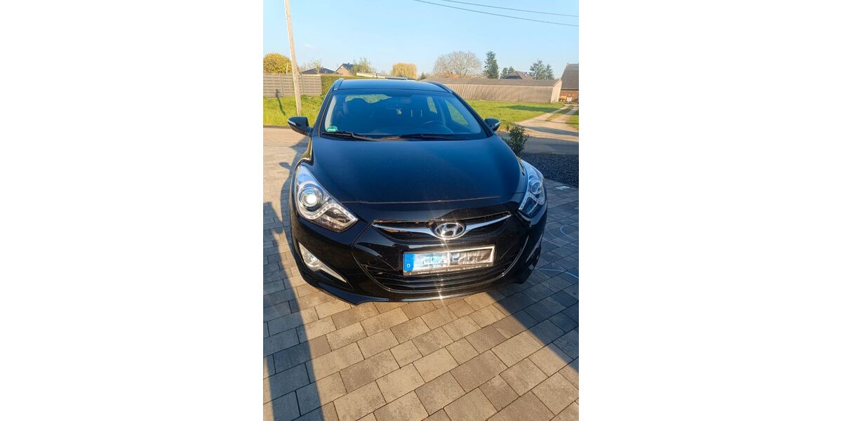 Hyundai i40 146.000 km 6.200 &euro; Zülpich 53909