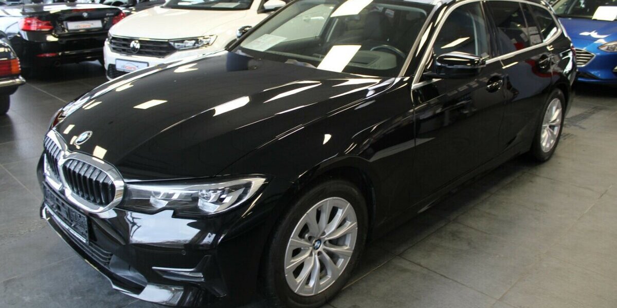 BMW 320 320i Touring Aut. - Leder - LED - Navi - Head 88.320 km 25.980 &euro; Euskirchen 53881