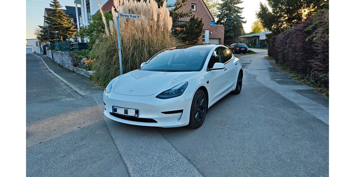 Tesla Model 3 44.290 km 27.500 &euro; Monheim am Rhein 40789