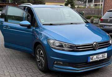 VW Touran 216.042 km 10.600 &euro; Köln 50672