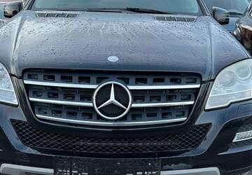 Mercedes-Benz ML 300 402.000 km 4.350 &euro; Düren 52351