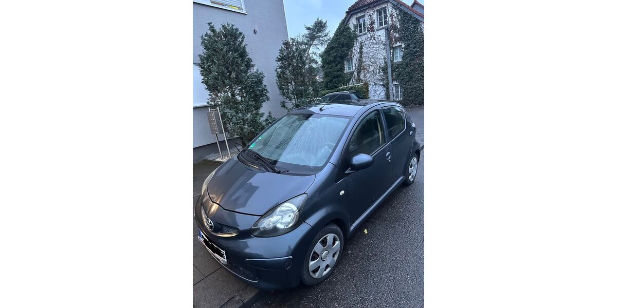 Toyota Aygo (X) 152.000 km 2.500 &euro; Köln 51109