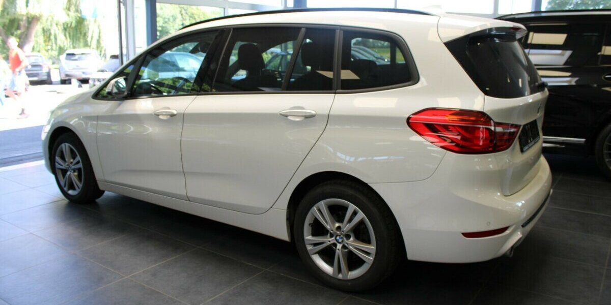 BMW 218 218d Gran Tourer Aut. Sport Line - Navi - LED 69.998 km 22.980 &euro; Euskirchen 53881
