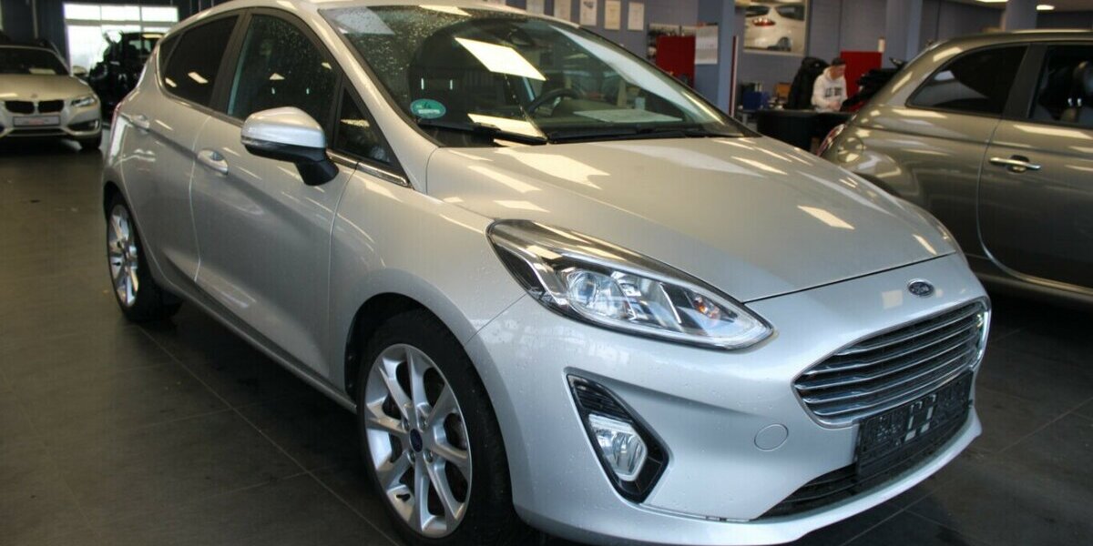 Ford Fiesta 1.0 EcoBoost S&S TiTANIUM 63.854 km 10.780 &euro; Euskirchen 53881