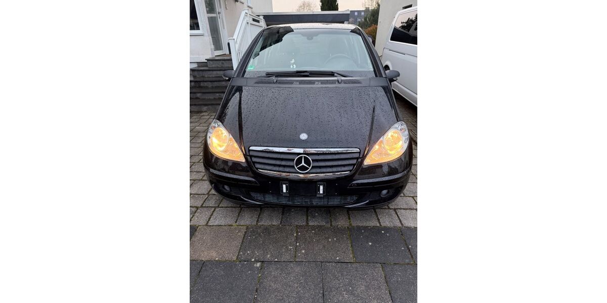 Mercedes-Benz A 180 225.000 km 2.700 &euro; Köln 51109