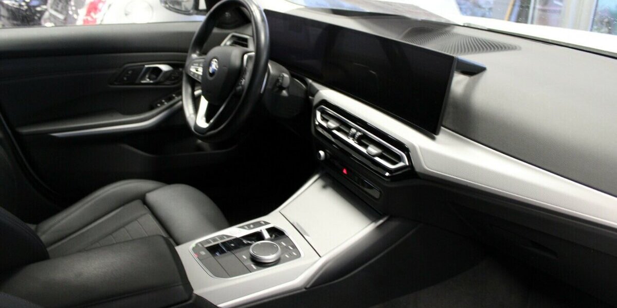 BMW 320 320i Touring Aut. 38.080 km 31.480 &euro; Euskirchen 53881