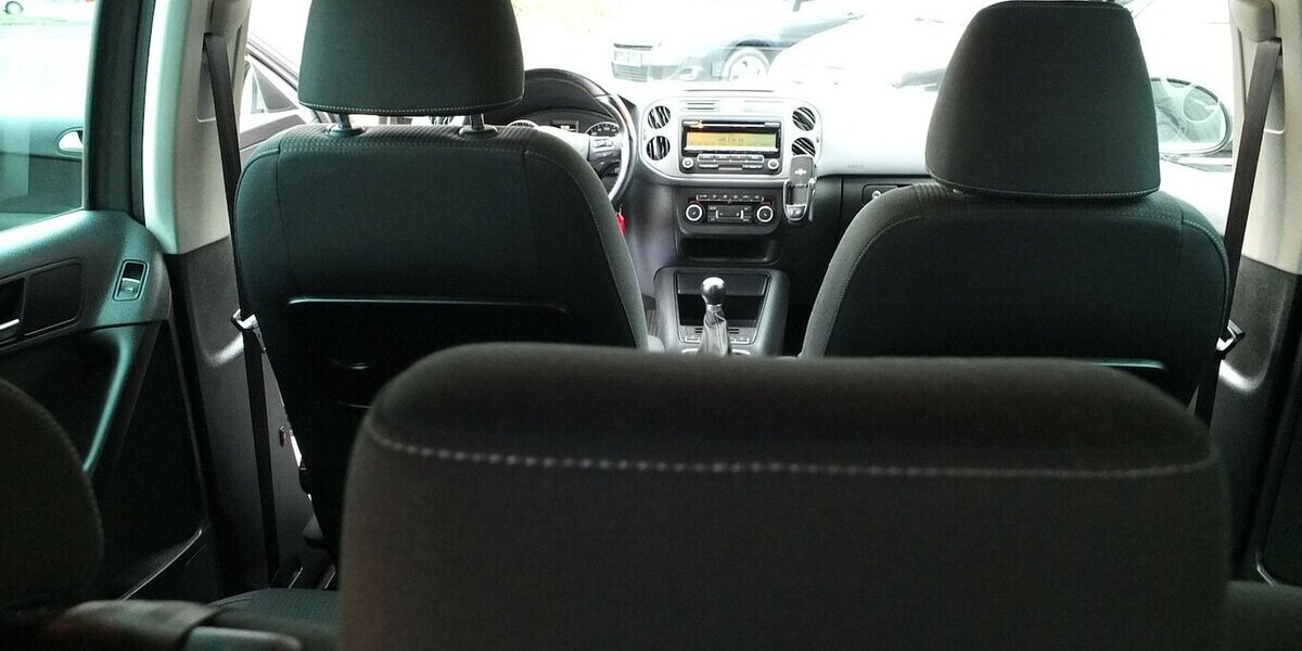 VW Tiguan TEAM orig.ATM ca 52 tkm XENON AHK PARKPILOT 112.432 km 9.408 &euro; Köln 50858