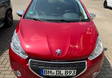 Peugeot 208 61.000 km 6.200 &euro; Köln 51145
