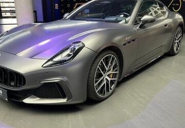 Maserati Granturismo 18.300 km 142.990 &euro; Köln 50829