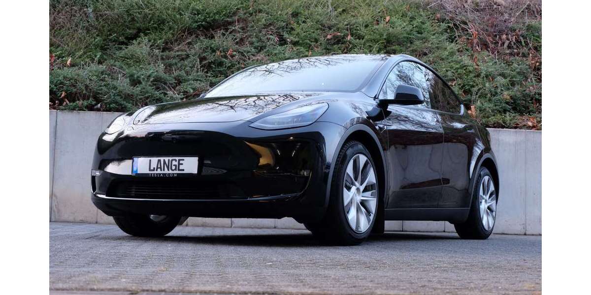 Tesla Model Y 24.000 km 40.980 &euro; Köln 50996