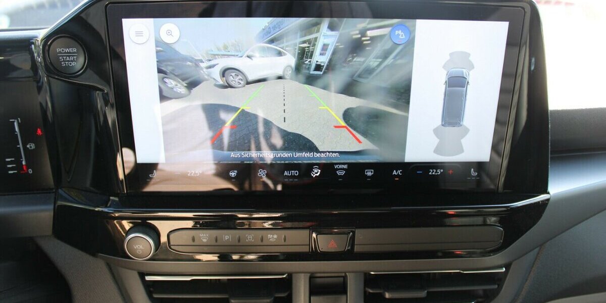 Ford Tourneo Custom 320 L1H1 VA Titanium - 8-Sitzer - 41.414 km 39.980 &euro; Euskirchen 53881