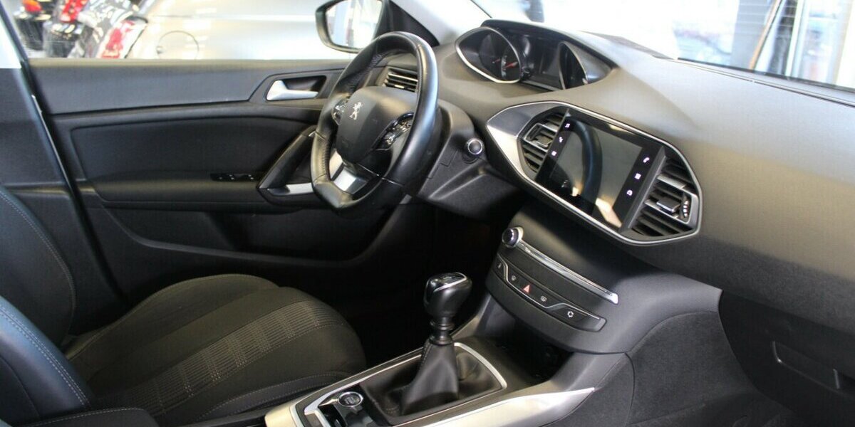 Peugeot 308 BlueHDi FAP 130 Allure Pack 57.711 km 14.980 &euro; Euskirchen 53881