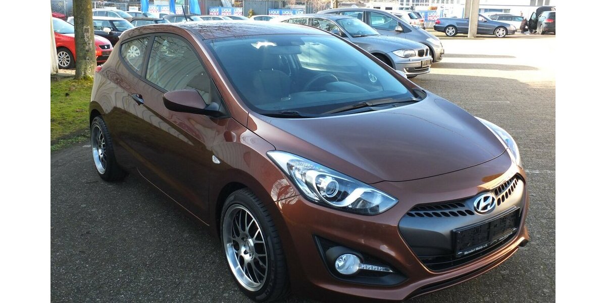 Hyundai i30 KLIMAAUTOMATIK SPORT LMF/BREITREIFEN 117.877 km 6.798 &euro; Köln 50858