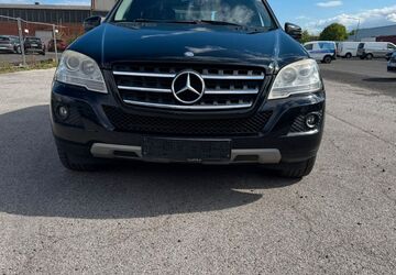 Mercedes-Benz ML 300 327.255 km 5.850 &euro; Köln 51109