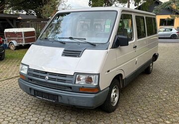 Renault Trafic 32.772 km 9.900 &euro; Euskirchen 53879