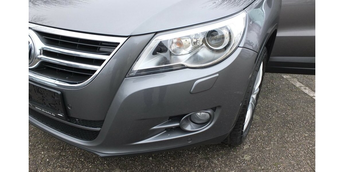 VW Tiguan TEAM orig.ATM ca 52 tkm XENON AHK PARKPILOT 112.432 km 9.408 &euro; Köln 50858