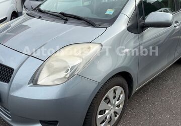 Toyota Yaris 179.333 km 3.950 &euro; Bergheim bei Köln 50126