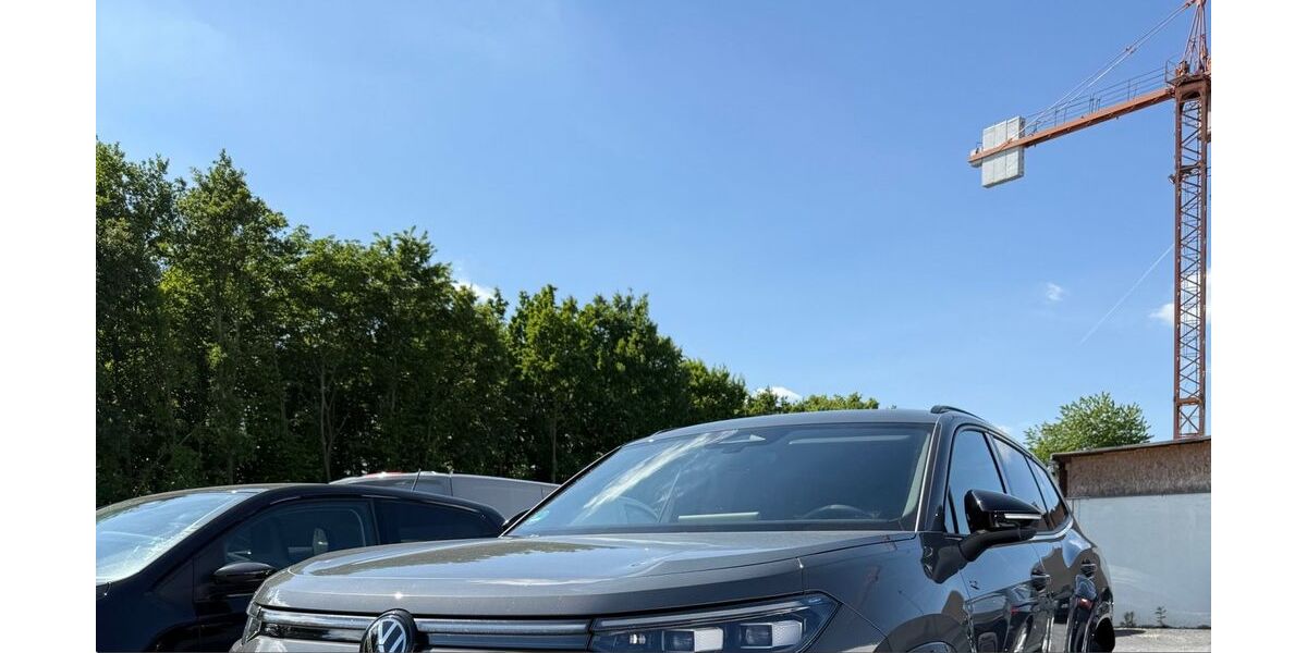 VW Tayron 22.140 km 51.480 &euro; Köln 50739