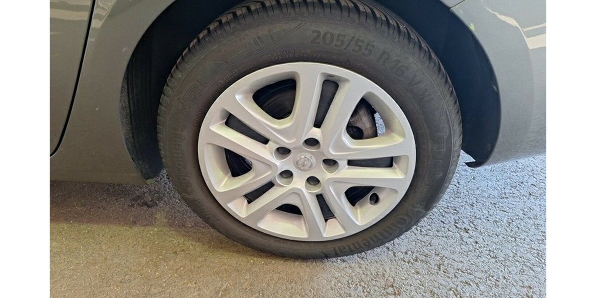 Opel Astra Klima Navi Temp CarPlay GARANTIE 28.000 km 28.000 km 14.500 &euro; Erftstadt 50374