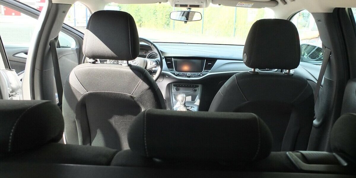 Opel Astra EDITION NAVI KLIMA TEMPOMAT BLUETOOTH 99.125 km 8.908 &euro; Köln 50858