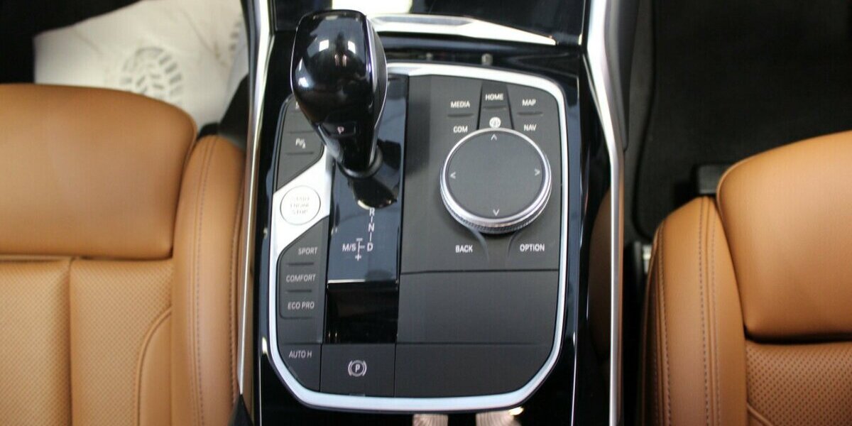 BMW 318 318d Aut. Sport Line 69.998 km 27.980 &euro; Euskirchen 53881