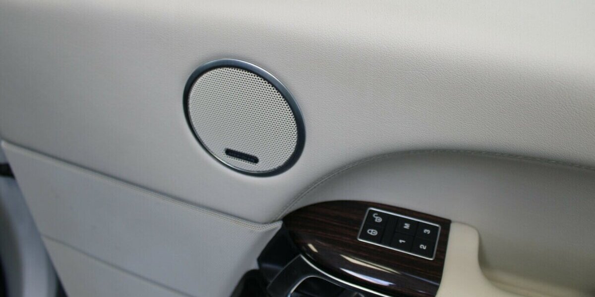 Land Rover Range Rover 4.4 SDV8 Vogue 182.940 km 25.980 &euro; Euskirchen 53881