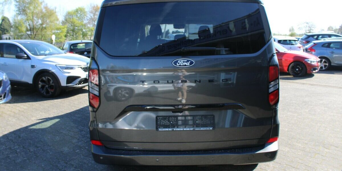 Ford Tourneo Custom 320 L1H1 VA Titanium - 8-Sitzer - 41.414 km 39.980 &euro; Euskirchen 53881