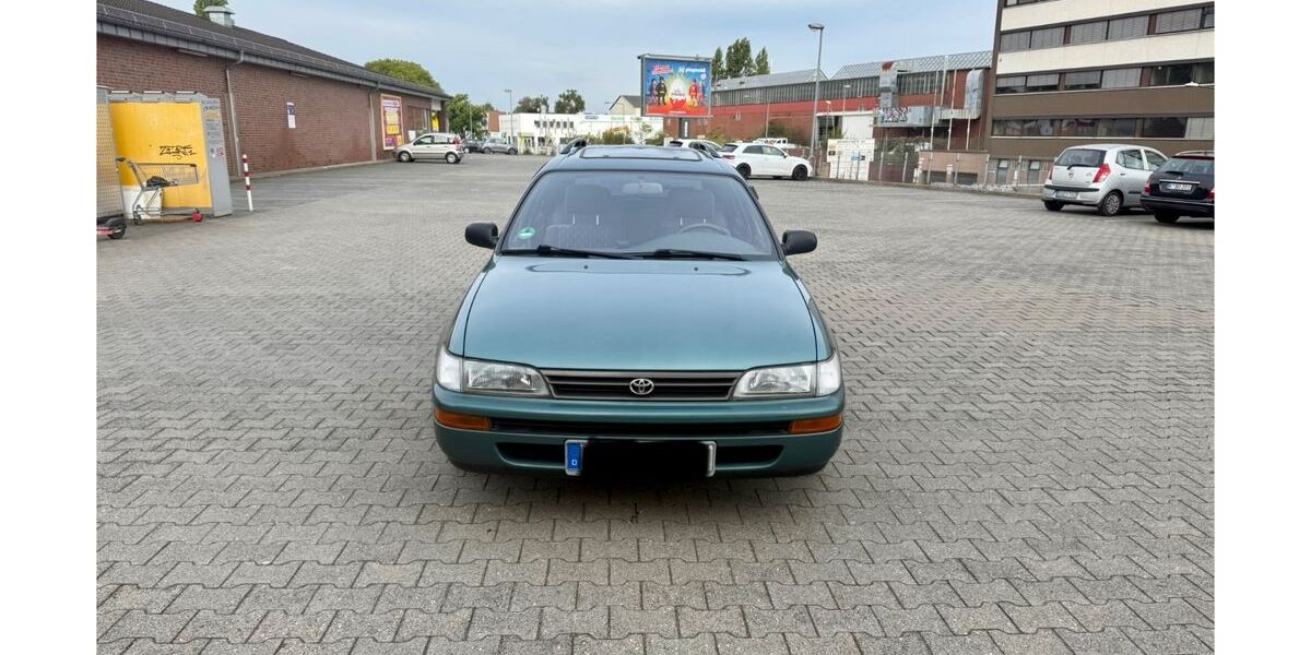 Toyota Corolla 189.000 km 3.300 &euro; Köln 50825
