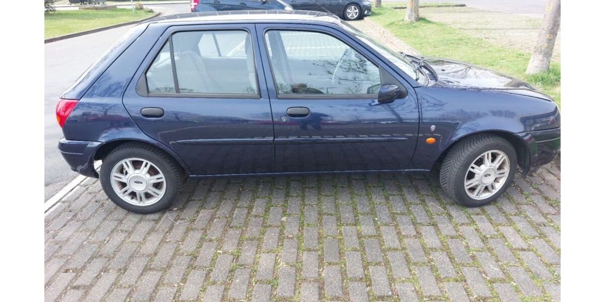 Ford Fiesta 59.000 km 2.000 &euro; Köln 51105