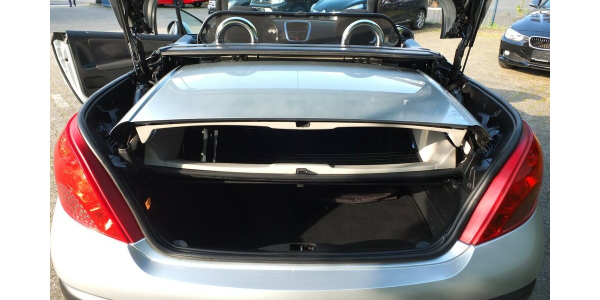 Peugeot 207 SPORT KLIMAANLAGE PARKPILOT LMF WINDSCHOTT 137.587 km 4.908 &euro; Köln 50858